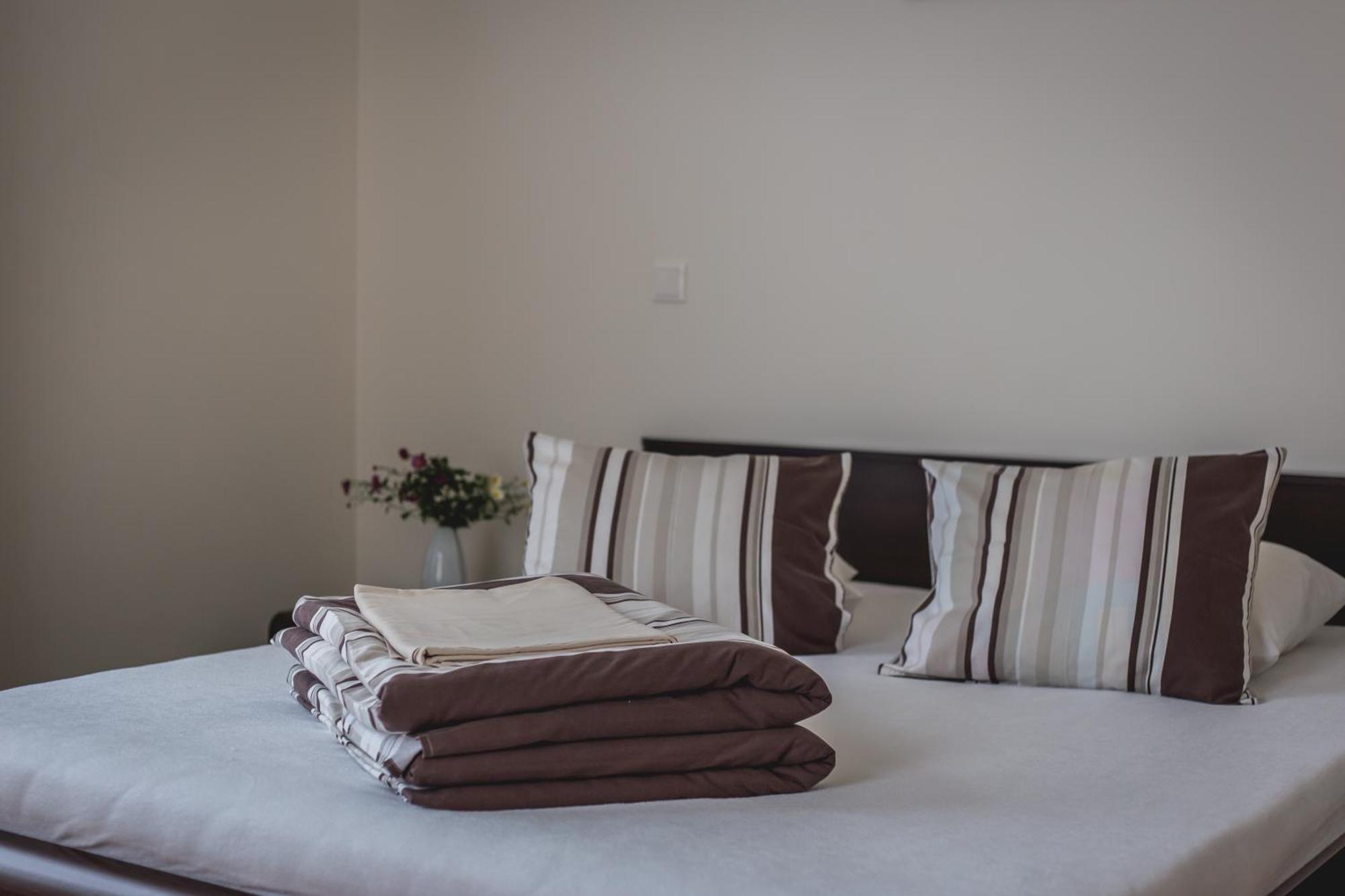 Viesu Maja Janis Hotel Madona Ngoại thất bức ảnh