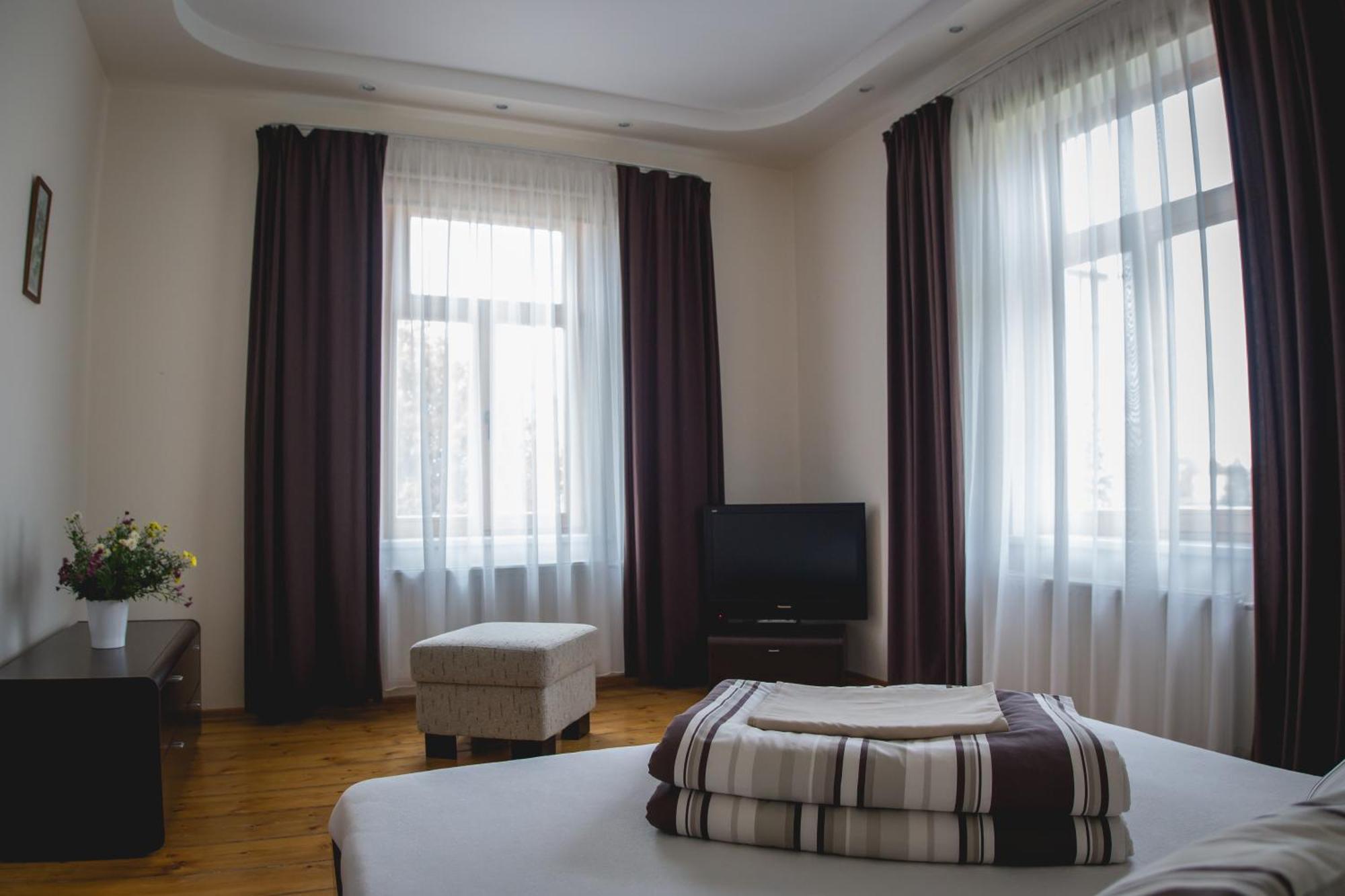 Viesu Maja Janis Hotel Madona Ngoại thất bức ảnh